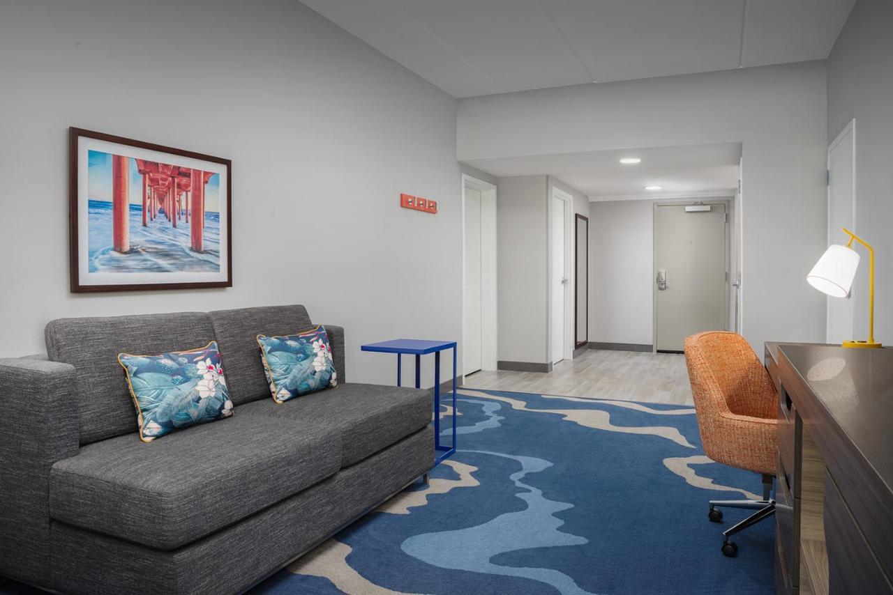 Hampton Inn & Suites Naples South Naples Manor Extérieur photo